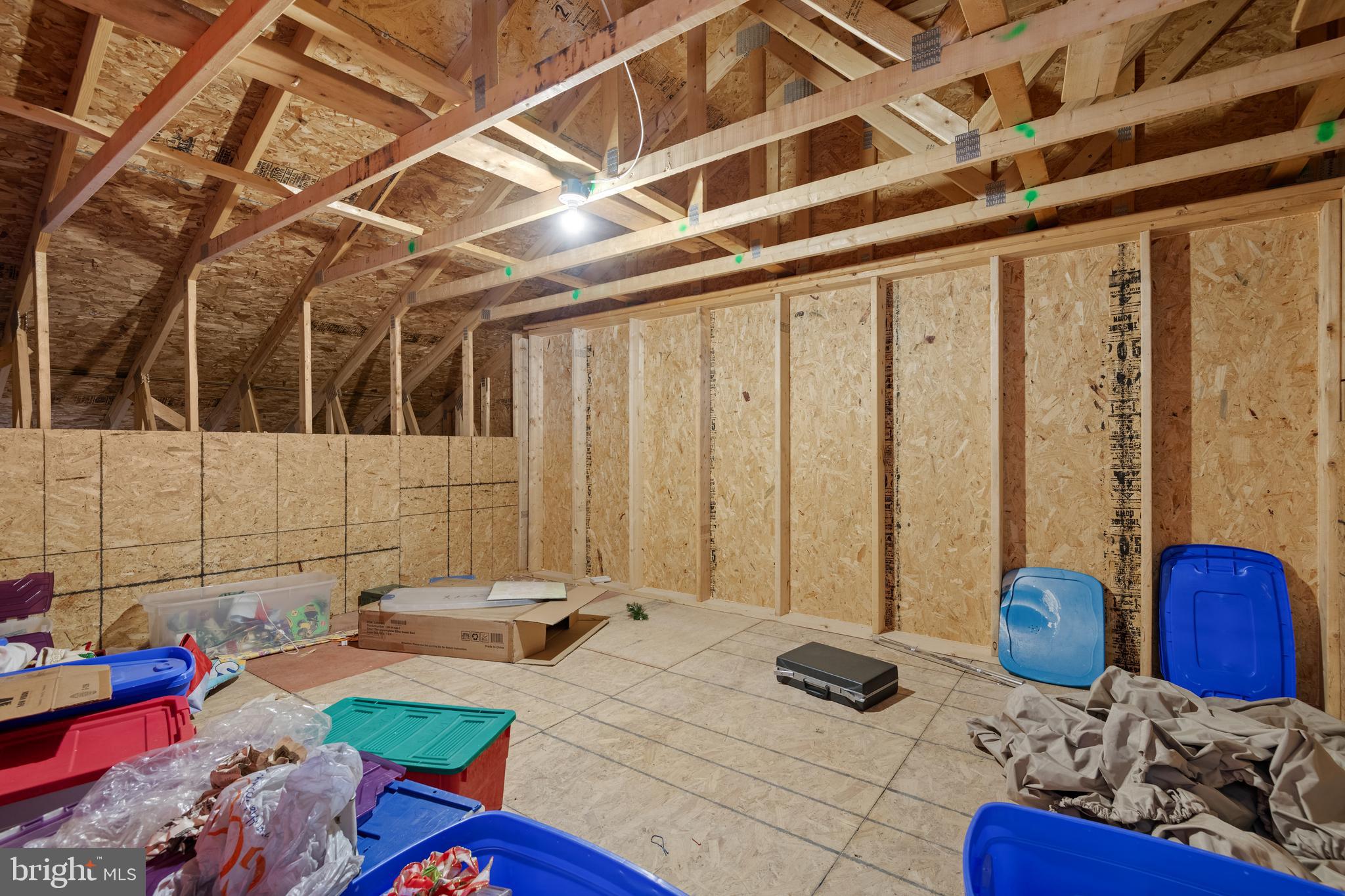 1128 Alden Way