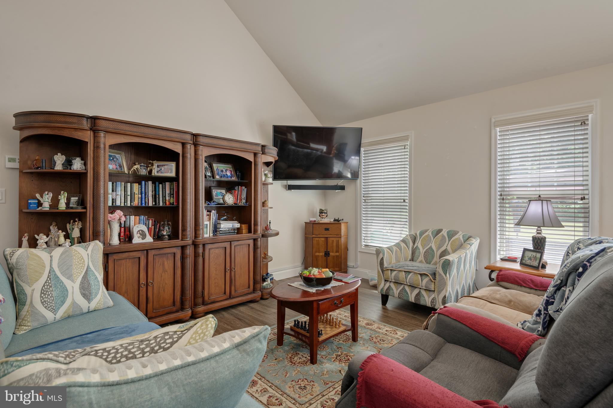 1128 Alden Way