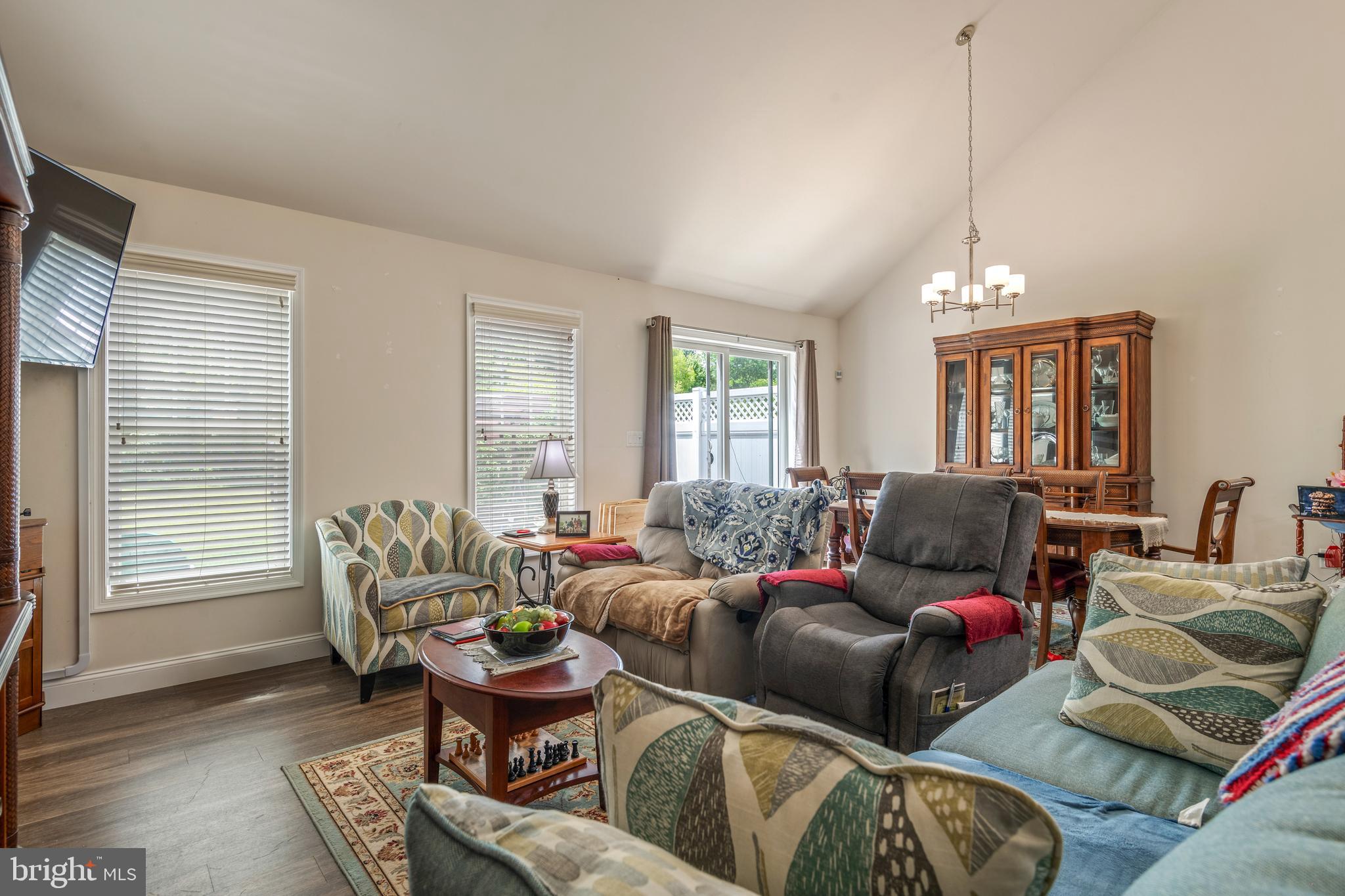 1128 Alden Way
