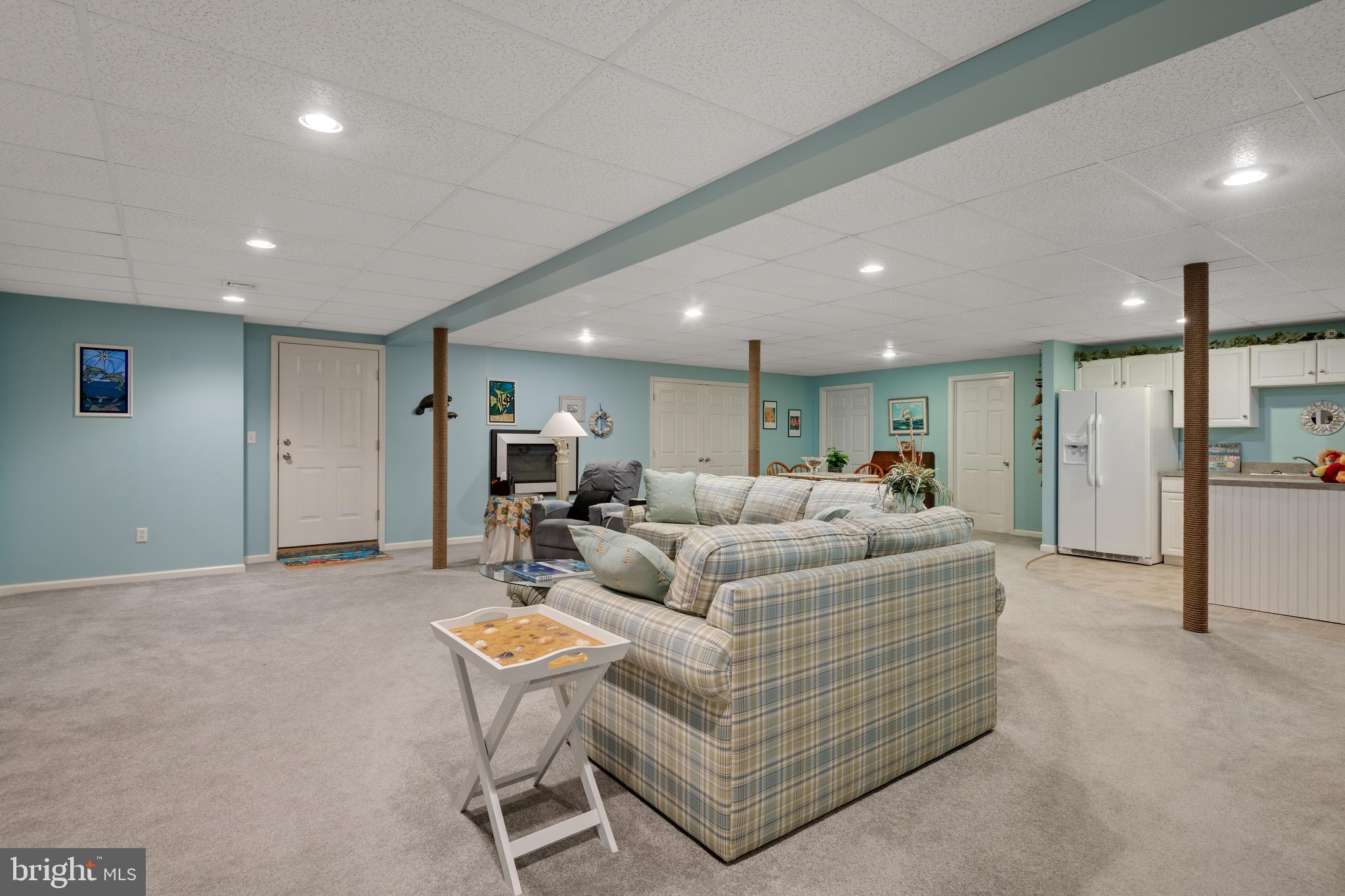 831 Victoria Ln