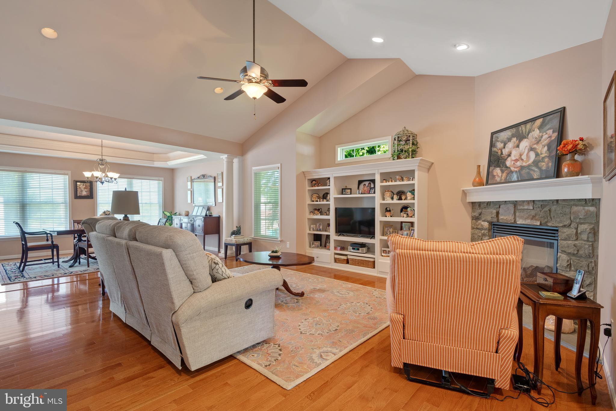 831 Victoria Ln