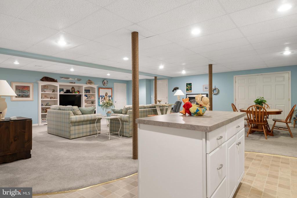 831 Victoria Ln
