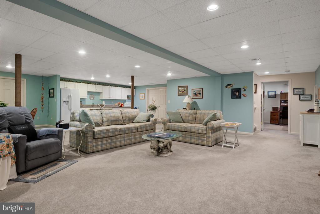 831 Victoria Ln