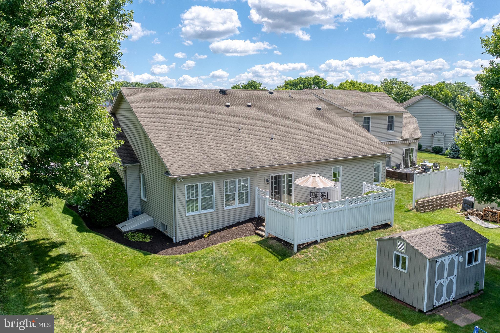 831 Victoria Ln