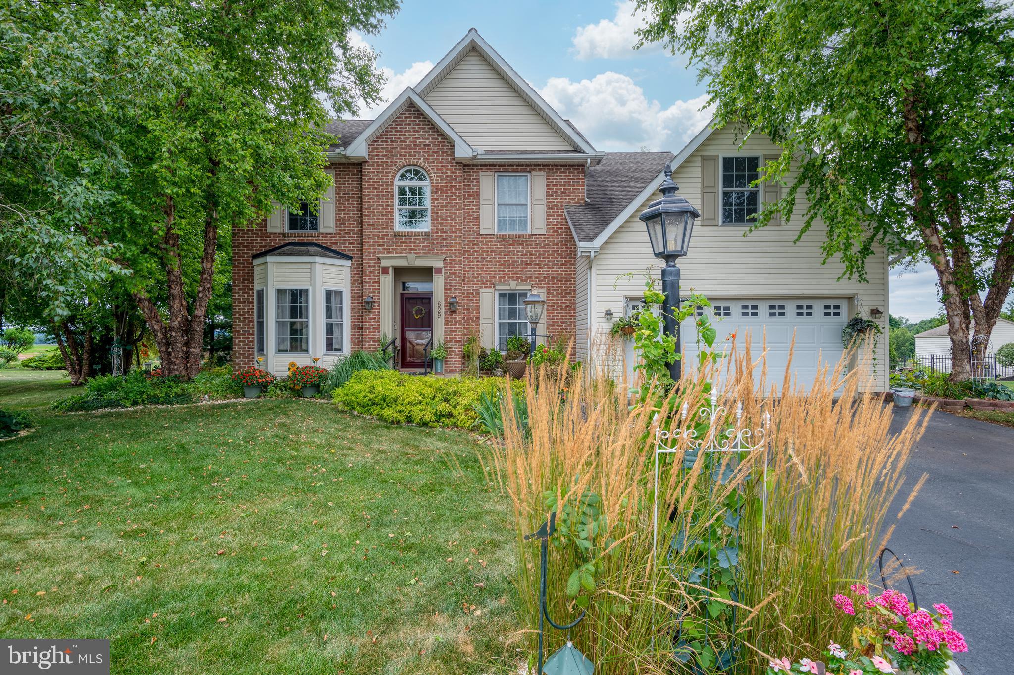 829 Victoria Ln