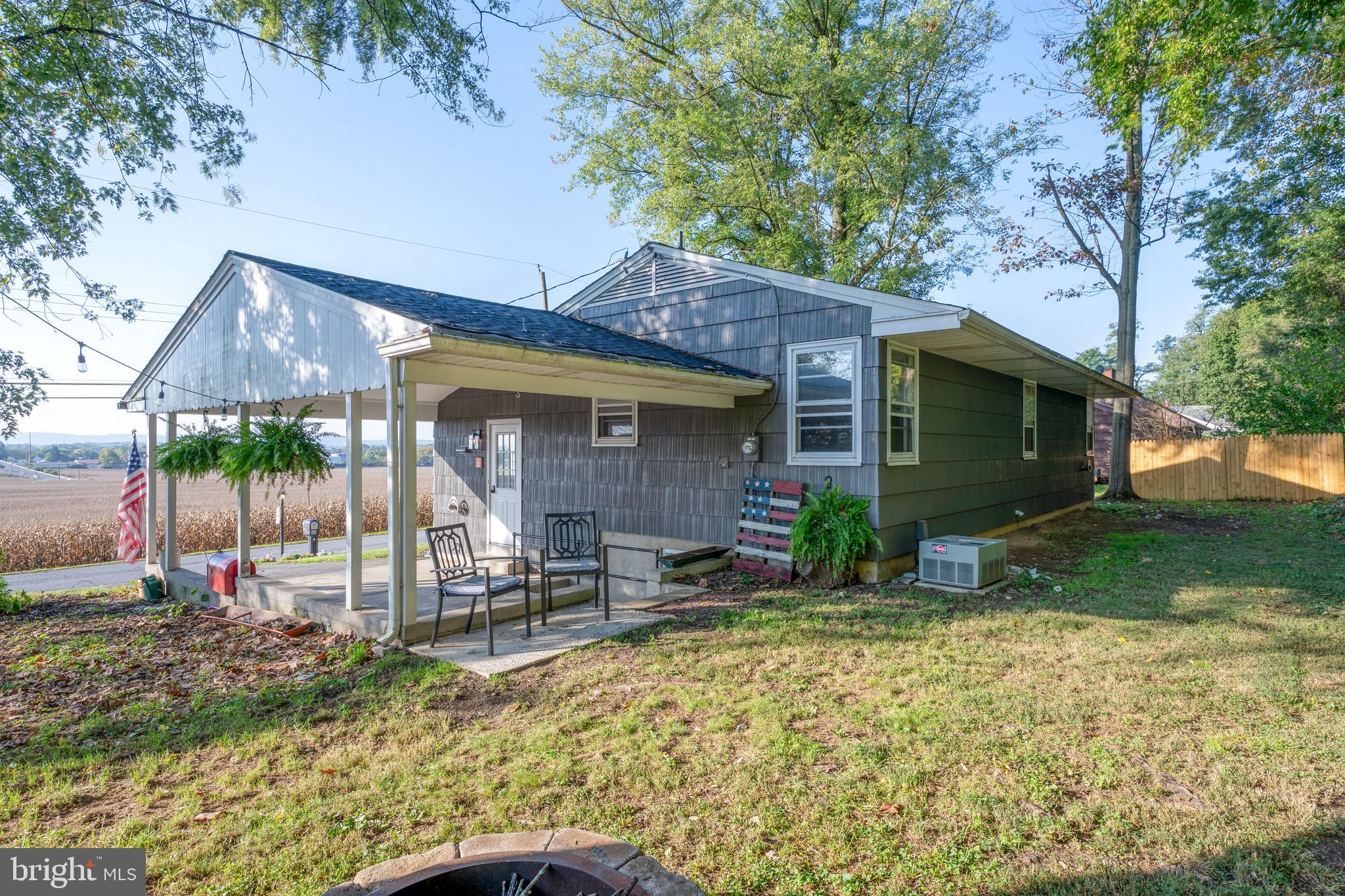3317 Hillside Dr