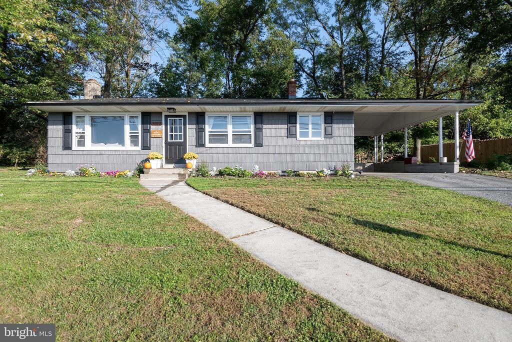3317 Hillside Dr