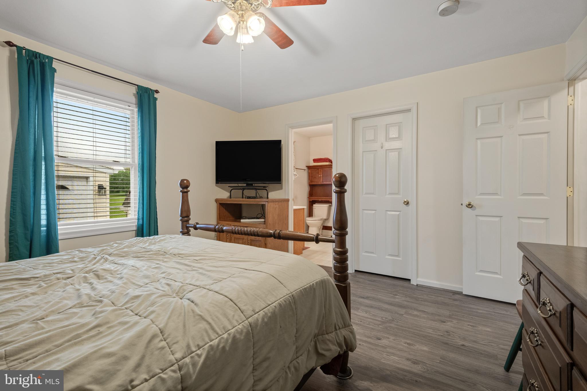 6 Village Dr