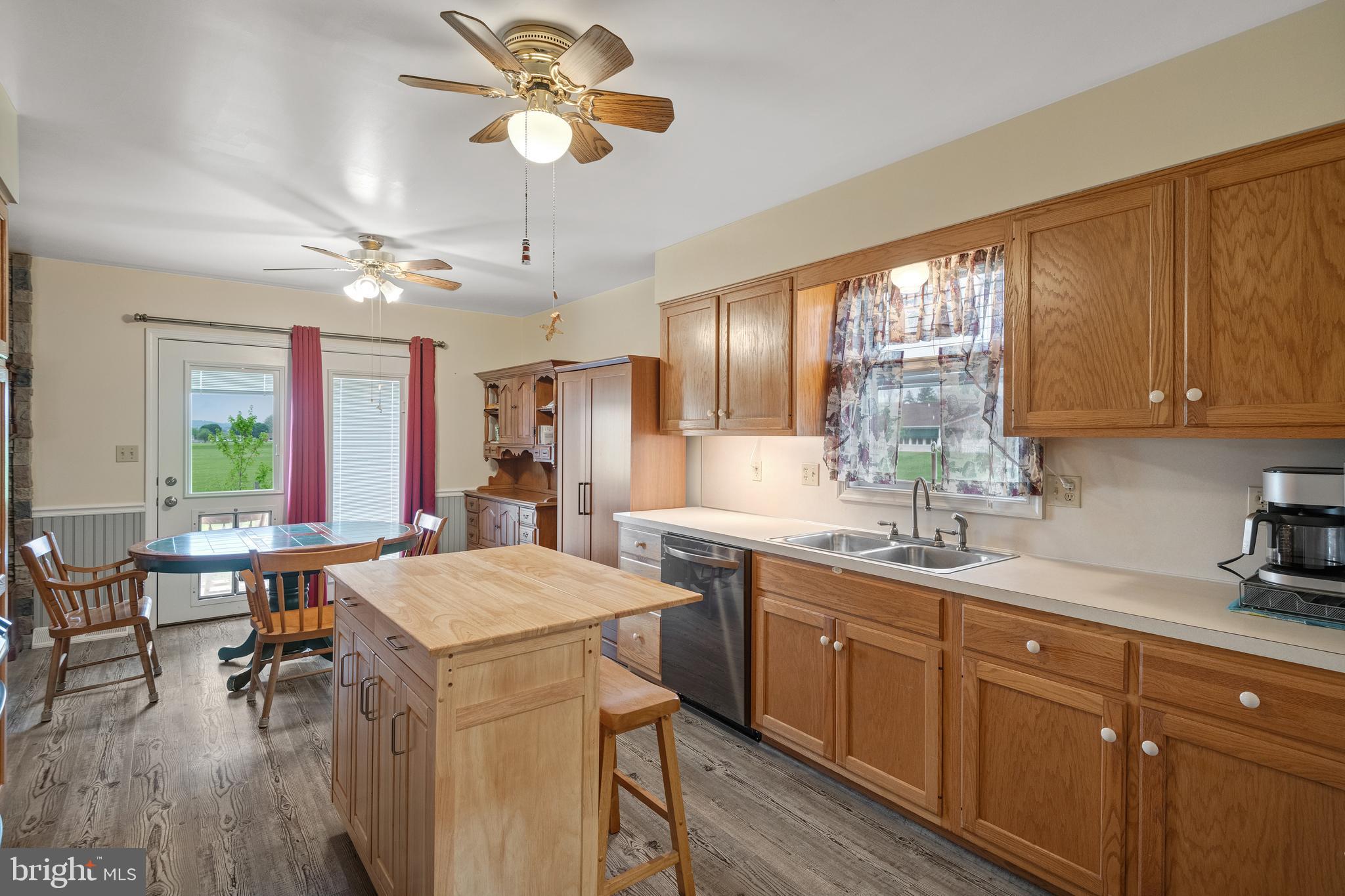 6 Village Dr