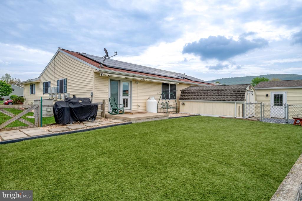 6 Village Dr