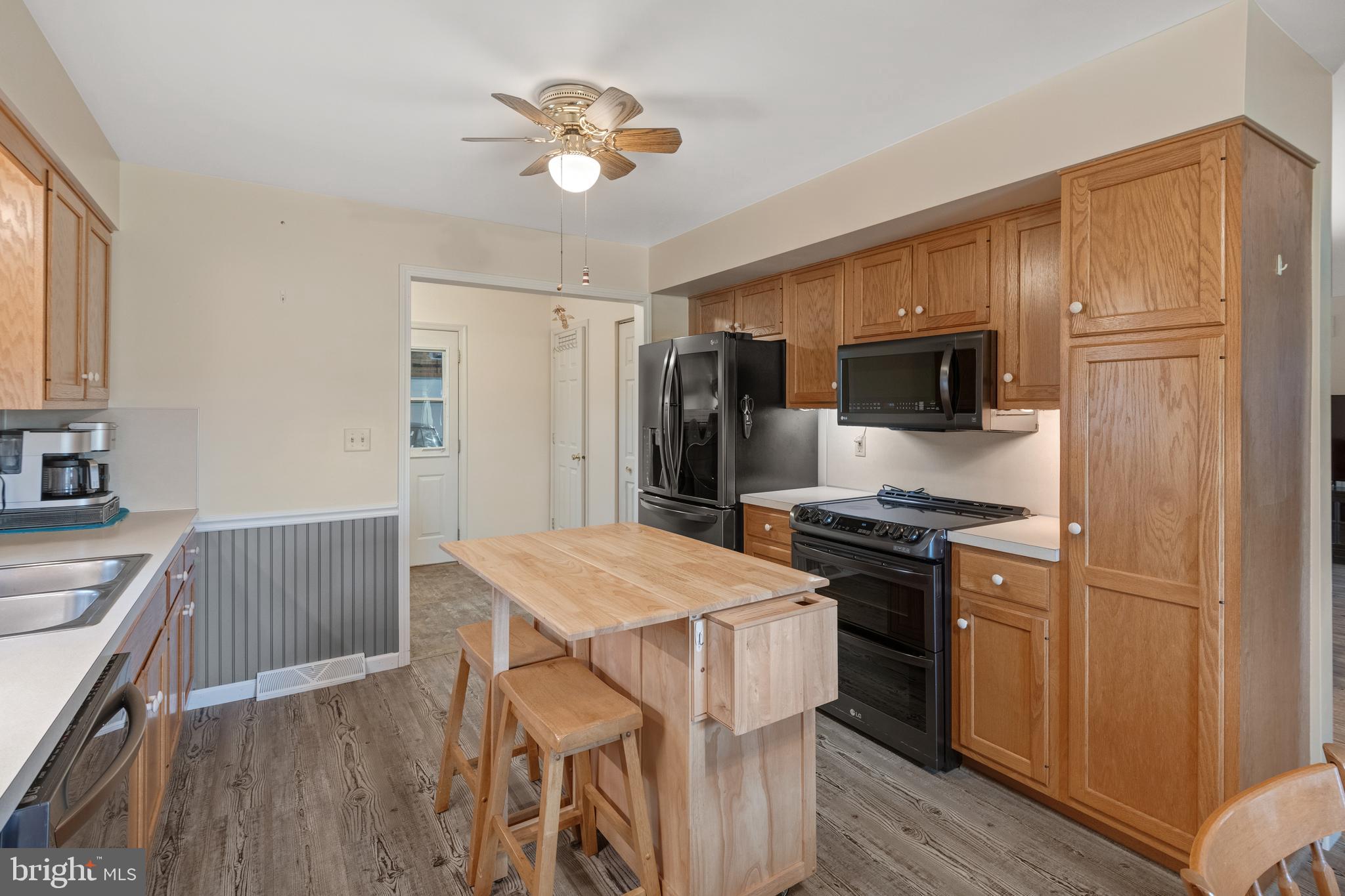 6 Village Dr