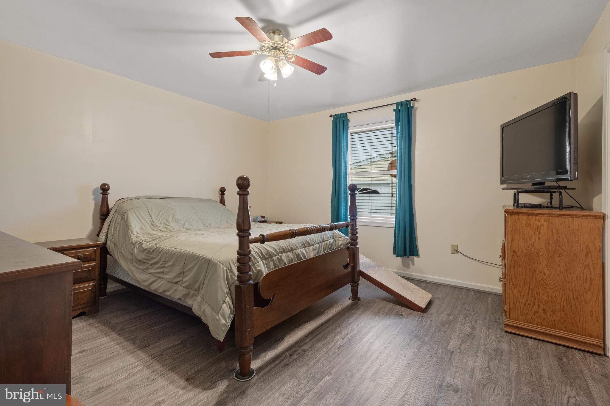 6 Village Dr