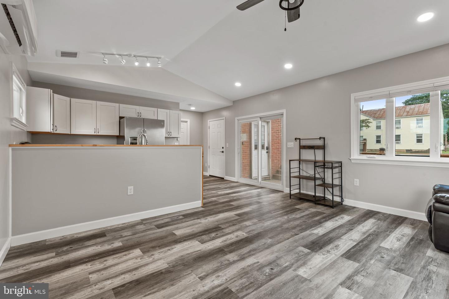 538 W Main Ave