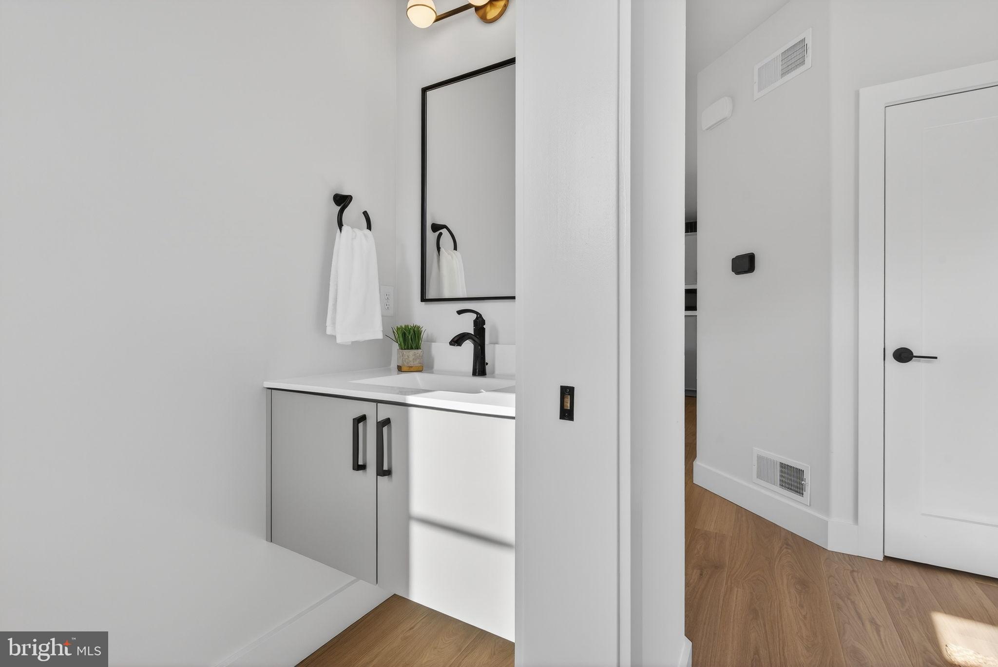 Anvil Model LOT #9 CONVEYOR DR