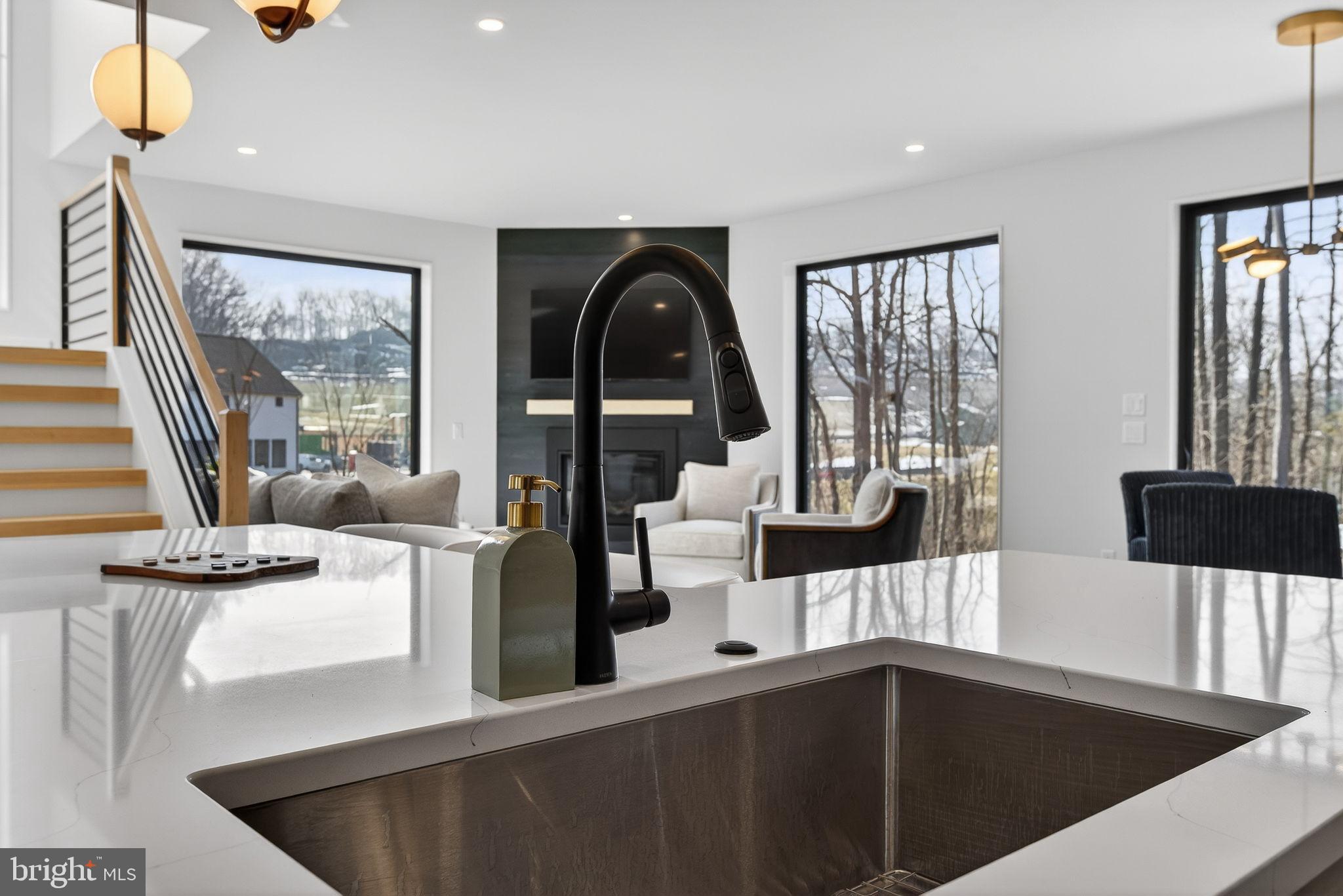 Anvil Model LOT #4 CONVEYOR DR