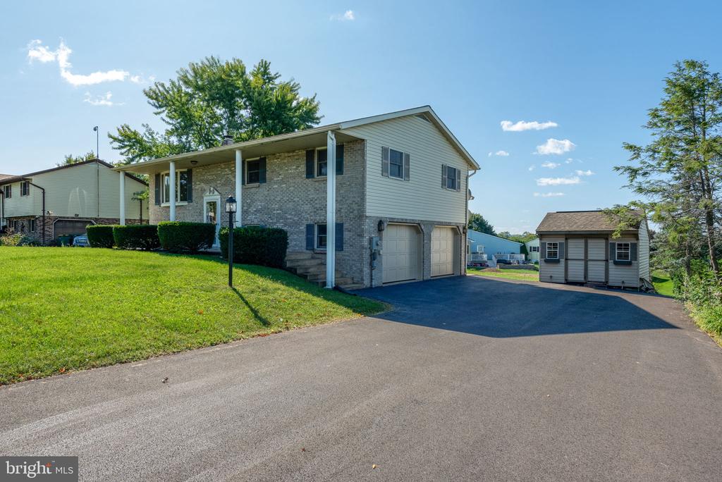 403 BIRCH LN