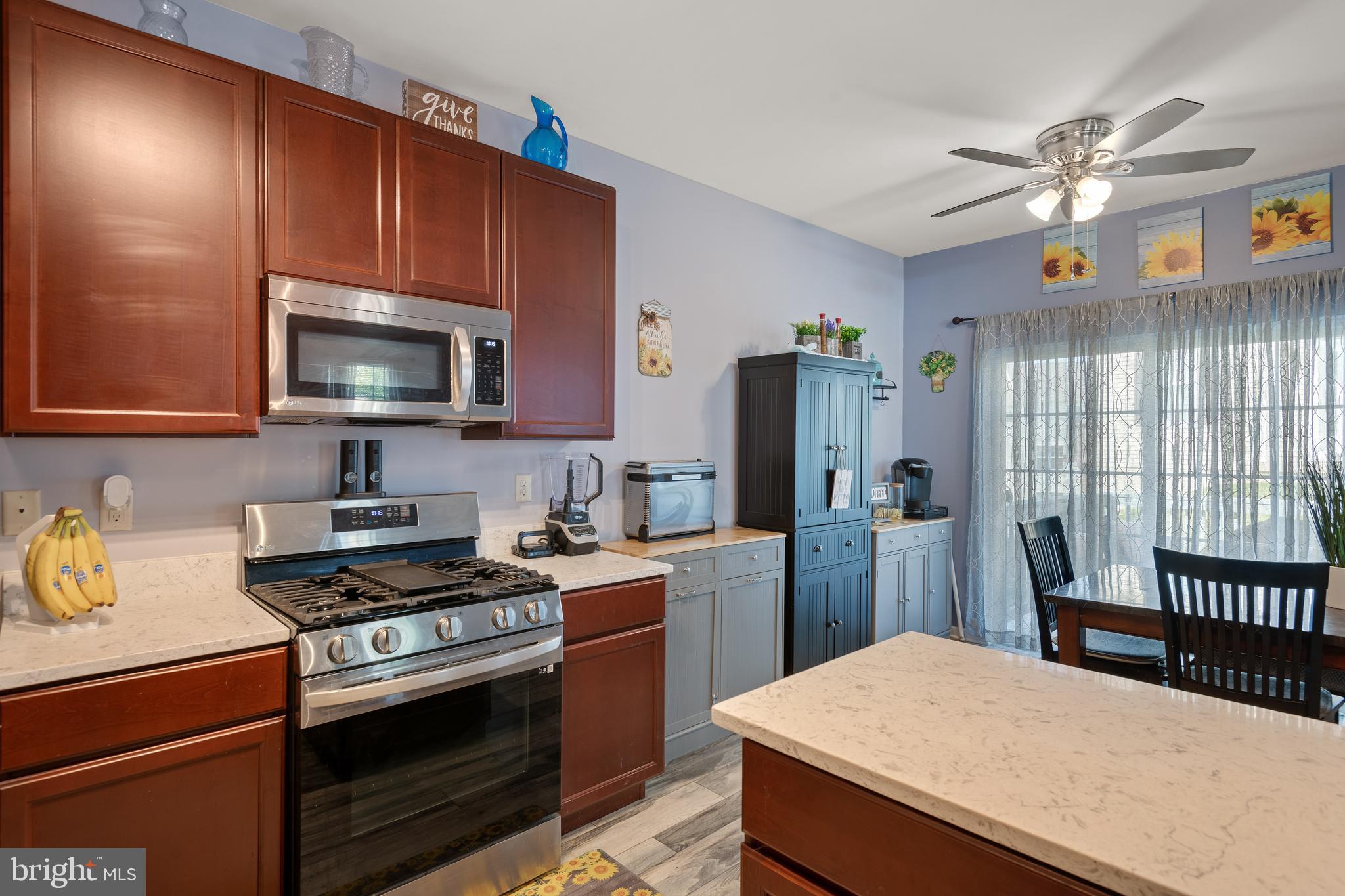 2237 Live Oak Ln #2237