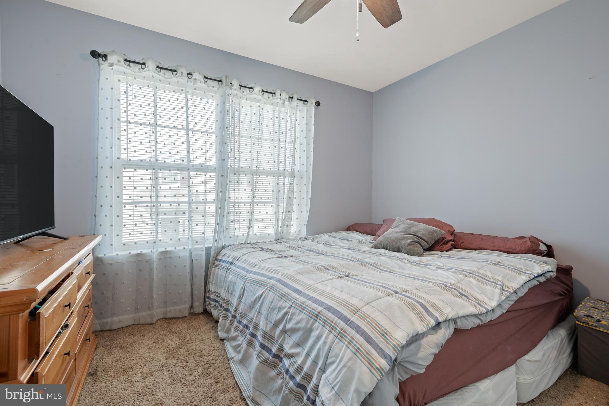 2237 Live Oak Ln #2237