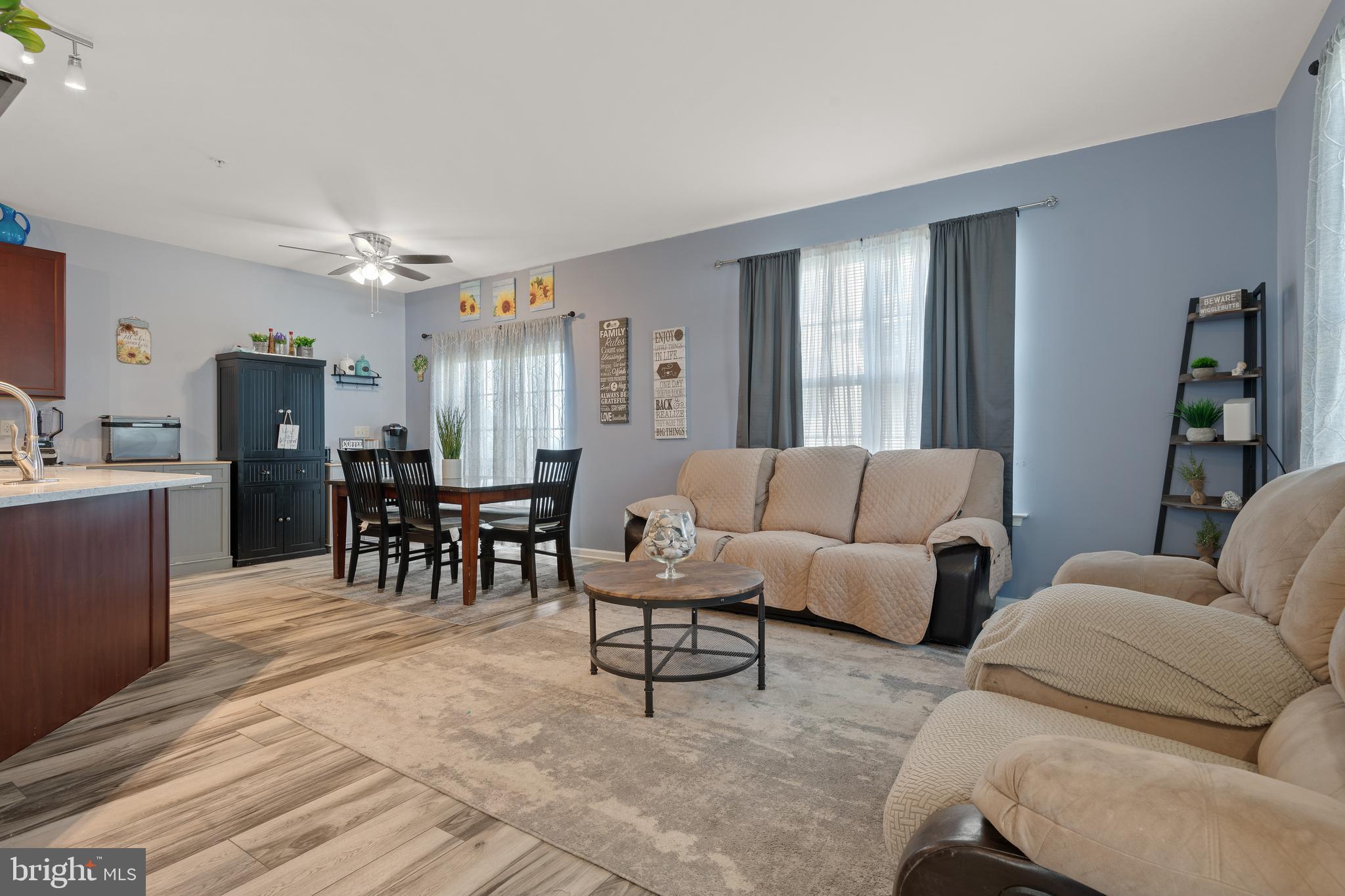 2237 Live Oak Ln #2237