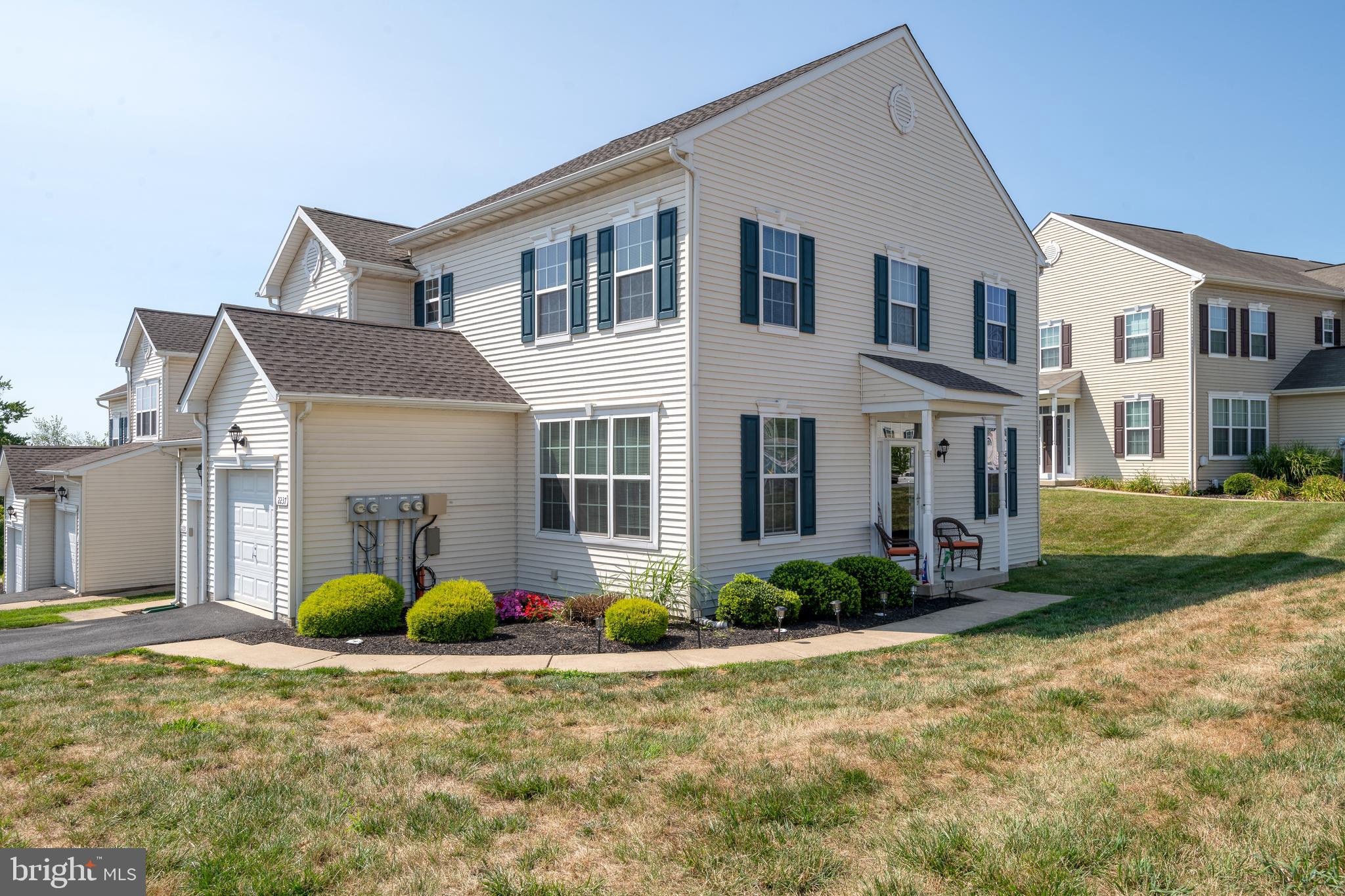 2237 Live Oak Ln #2237