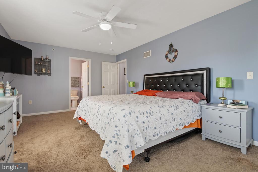 2237 Live Oak Ln #2237