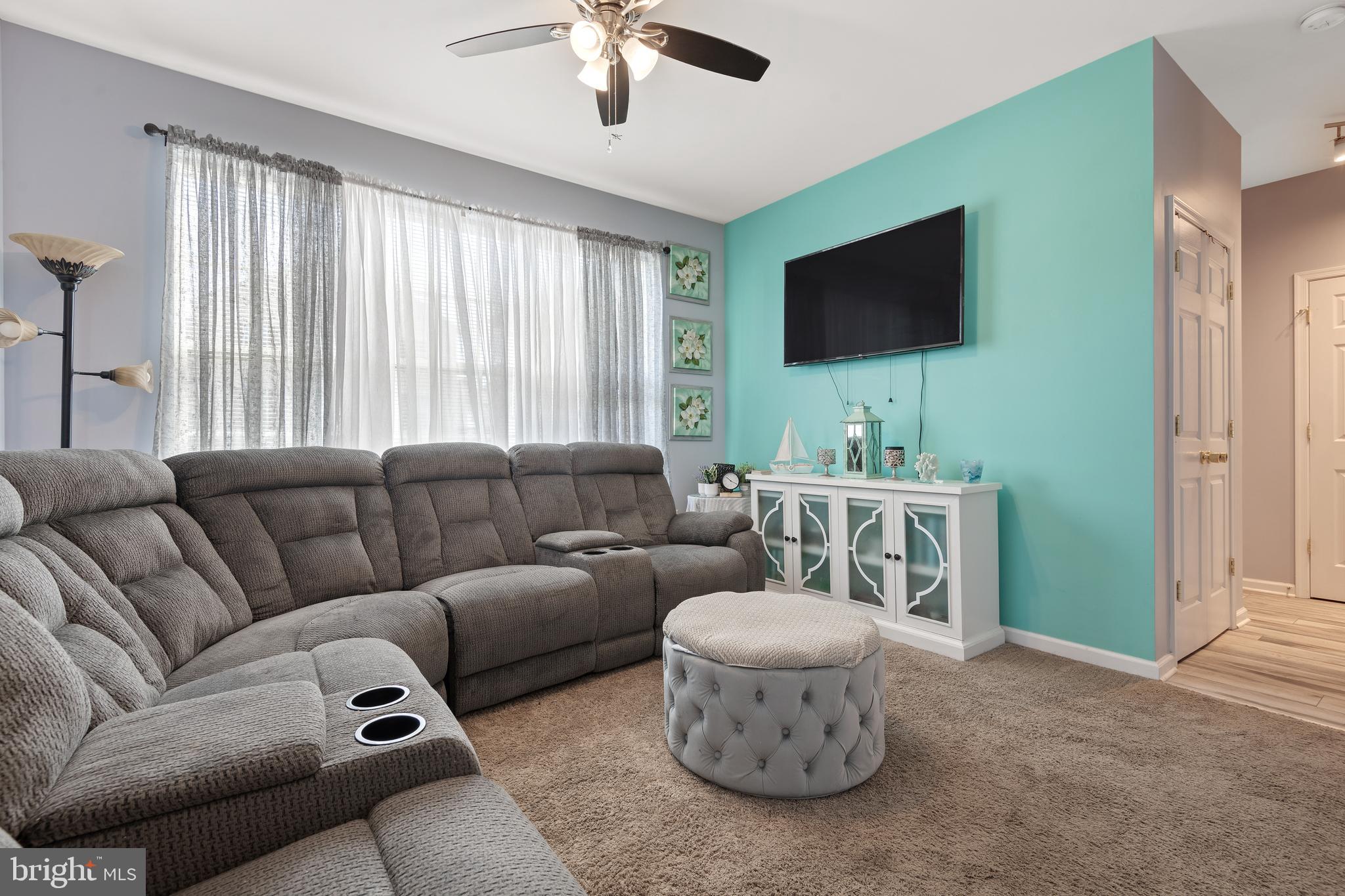 2237 Live Oak Ln #2237