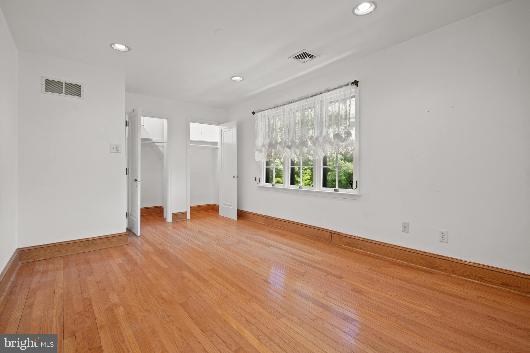 2303 E Philadelphia St