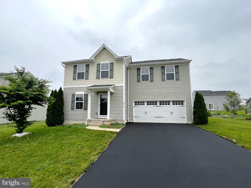 3215 PEBBLE RUN DR