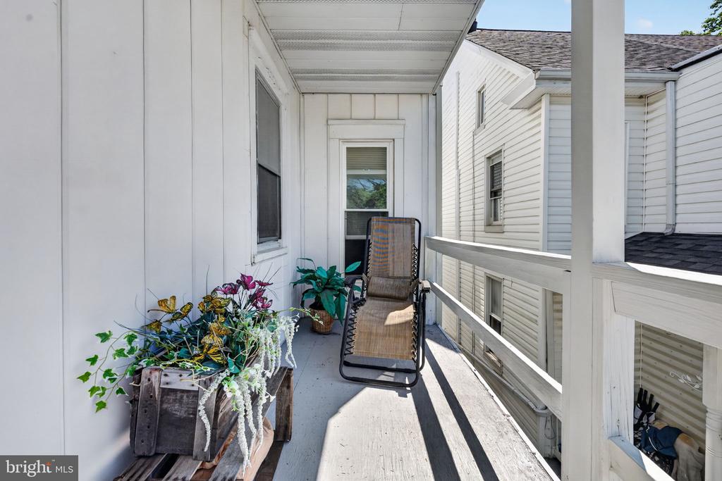 122 N FRANKLIN STREET
