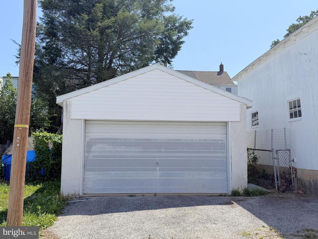 122 N FRANKLIN STREET