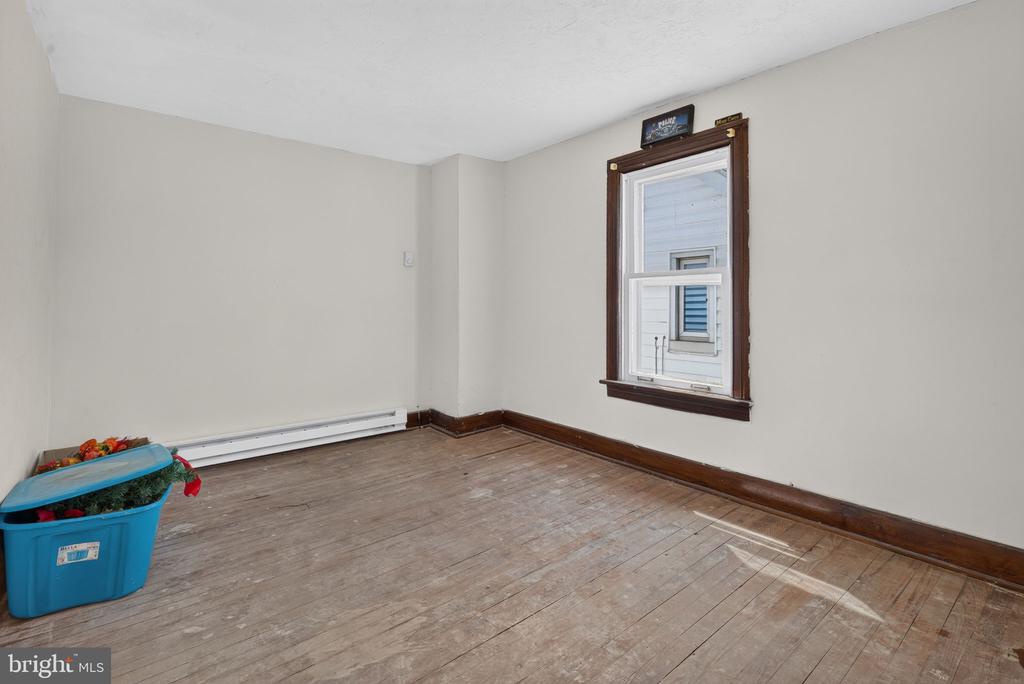 122 N FRANKLIN STREET