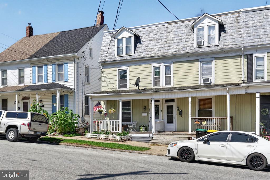 122 N FRANKLIN STREET