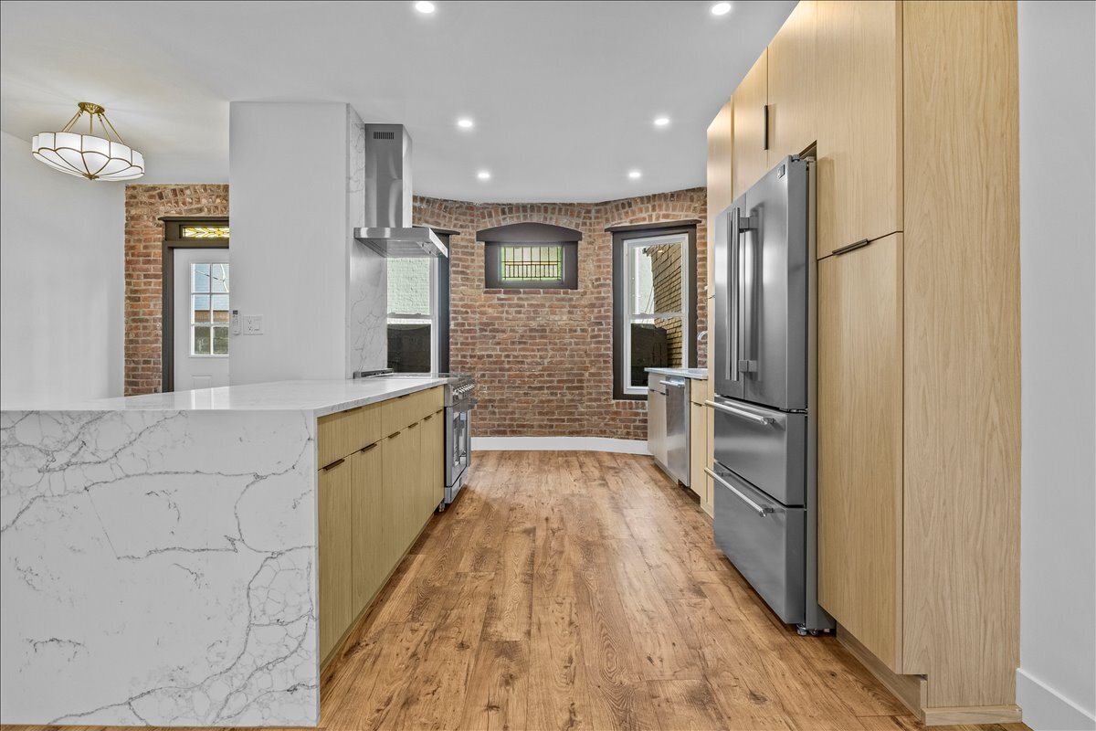 215 E 9th Street