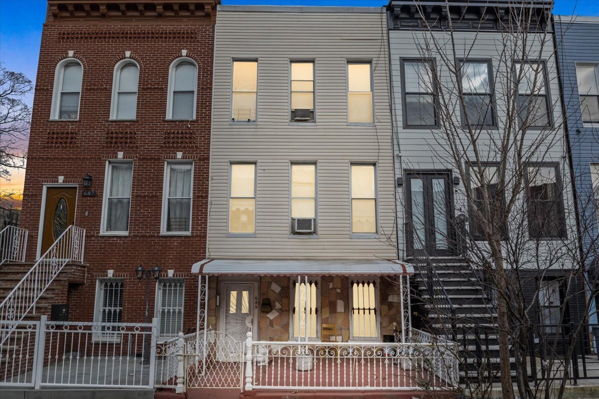 689 Mac Donough Street HOUSE