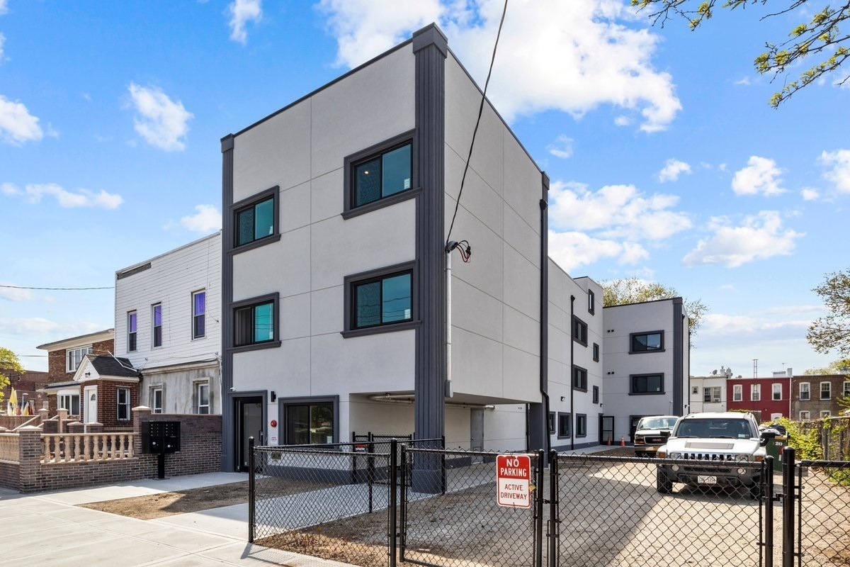 234 NORWOOD Avenue 2B