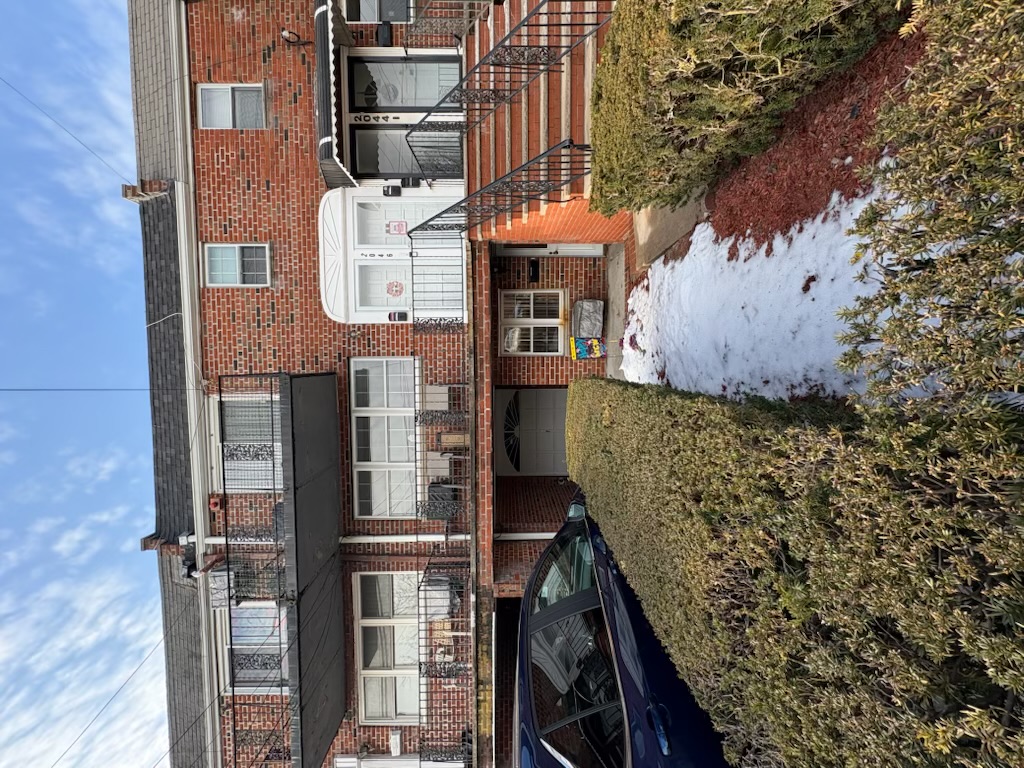 2046 BERGEN Avenue 1