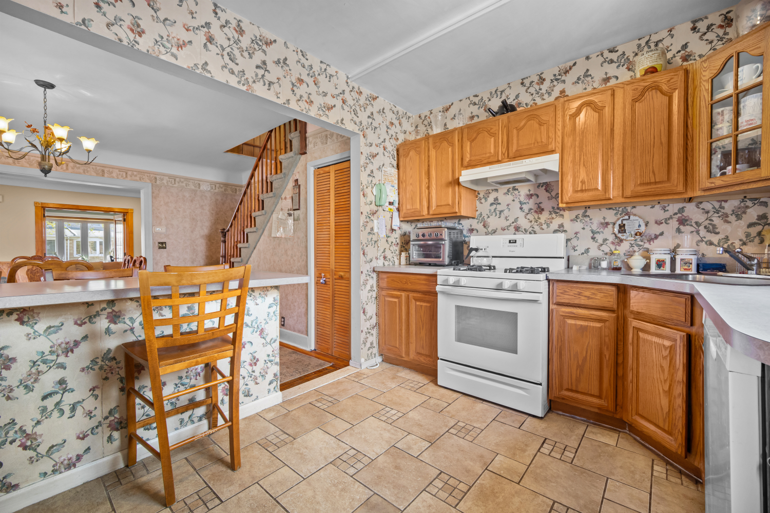 1462 E 65TH Street