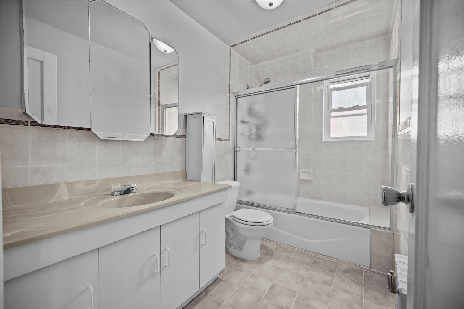 1462 E 65TH Street