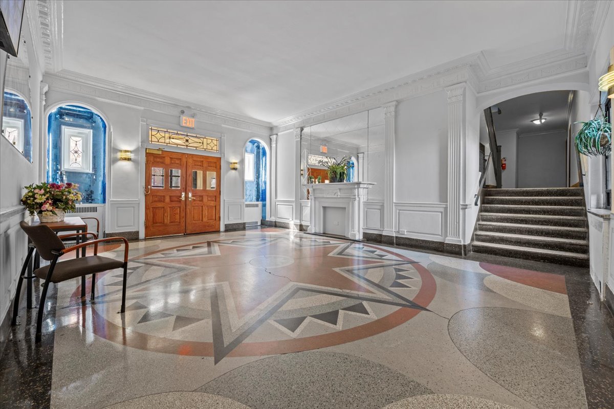 2375 OCEAN Avenue 1