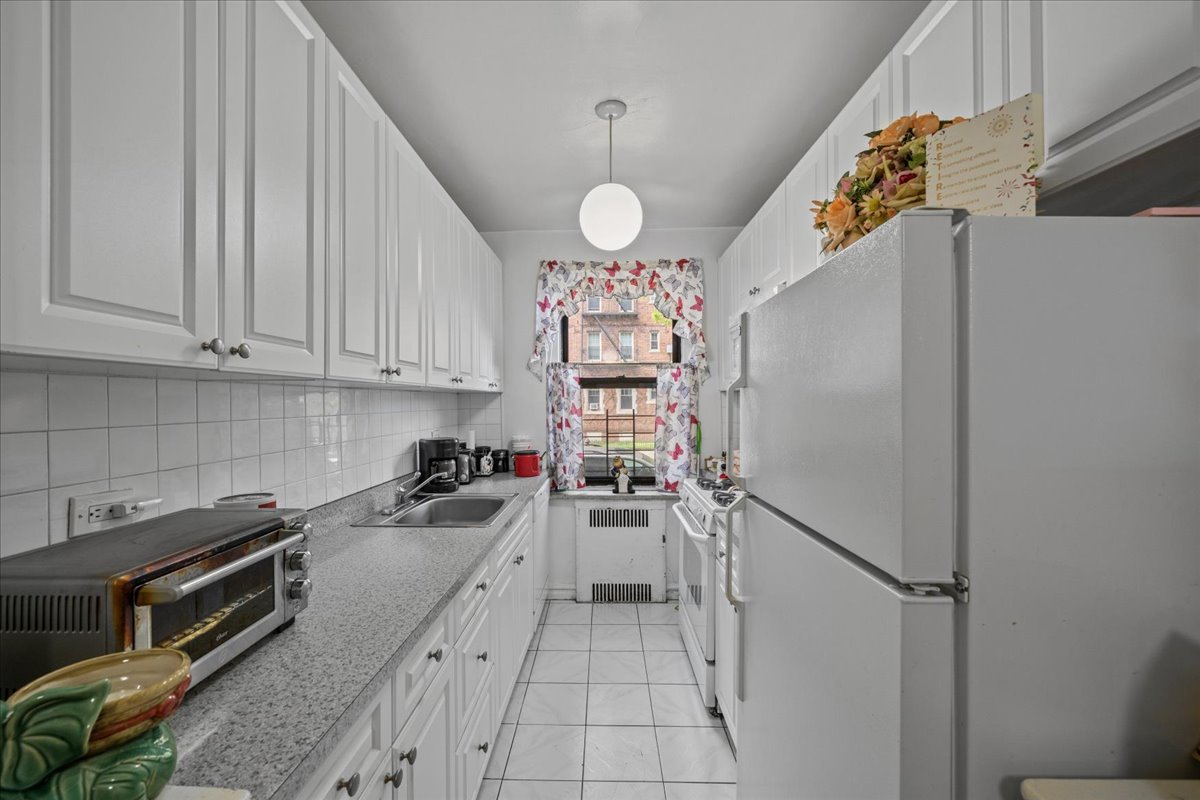 2375 OCEAN Avenue 1