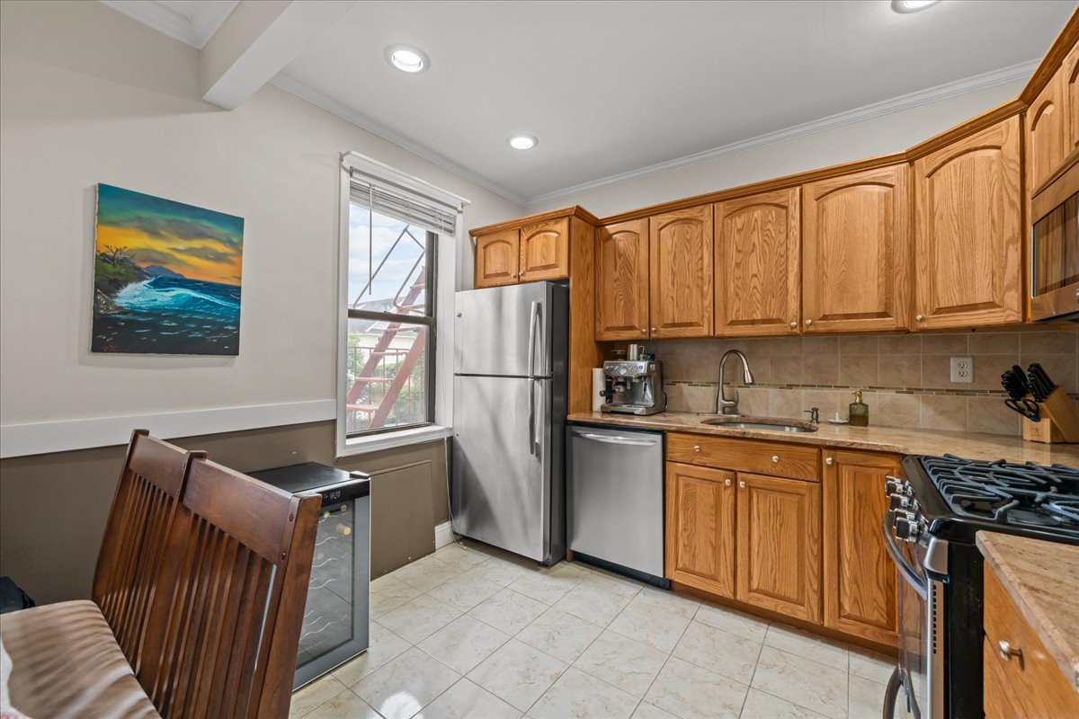 128-19 NEWPORT Avenue 2A
