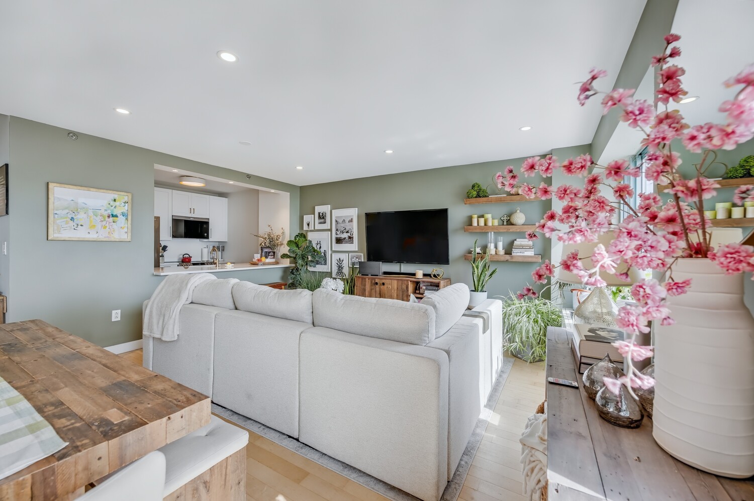 136 BEACH 117TH Street UPH6