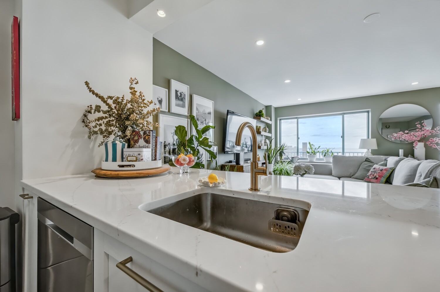 136 BEACH 117TH Street UPH6