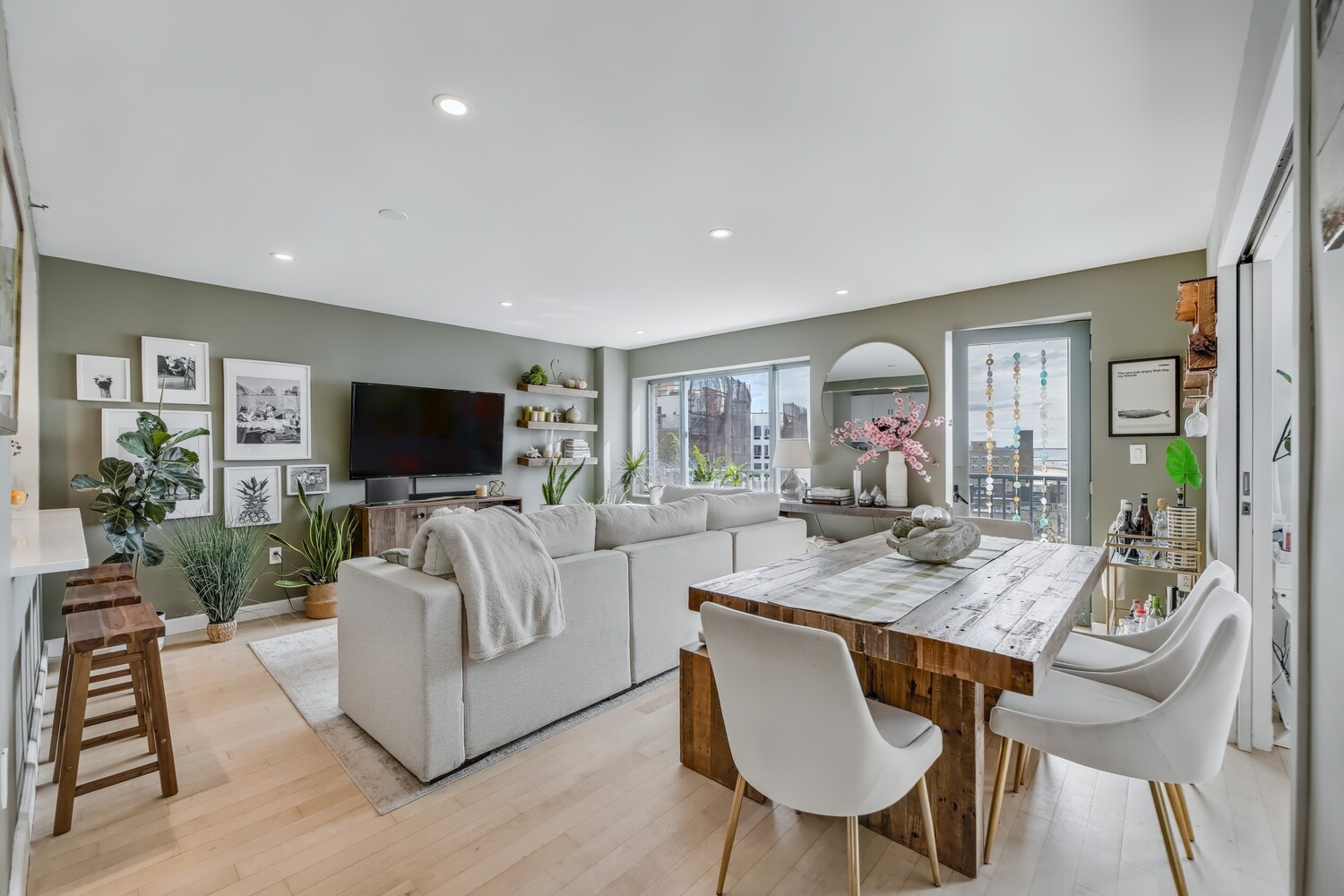 136 BEACH 117TH Street UPH6