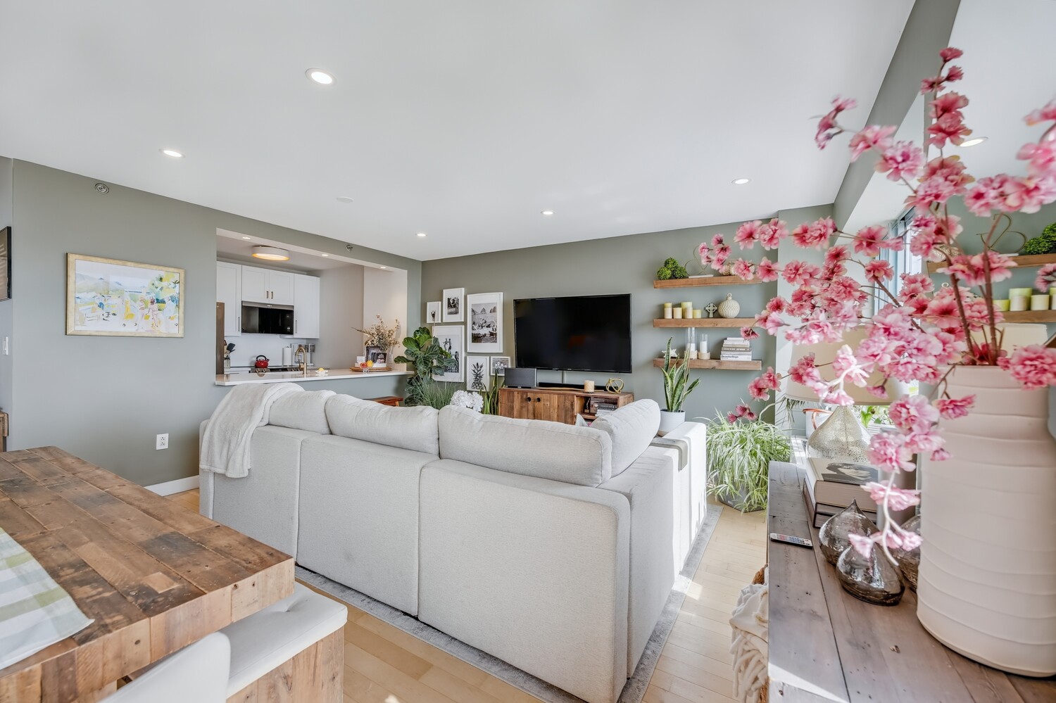 136 BEACH 117TH Street UPH6