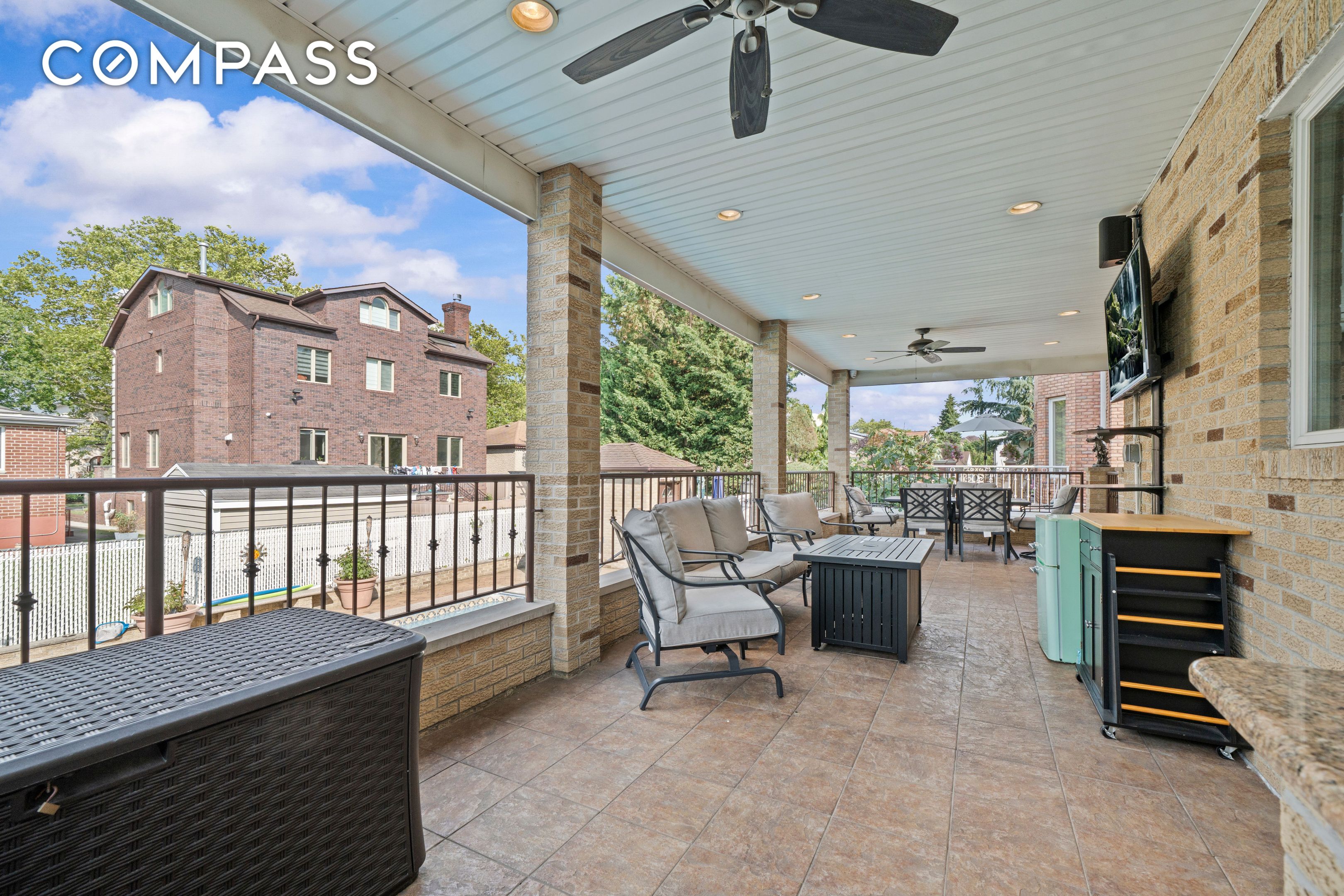 2253 E 64th Street