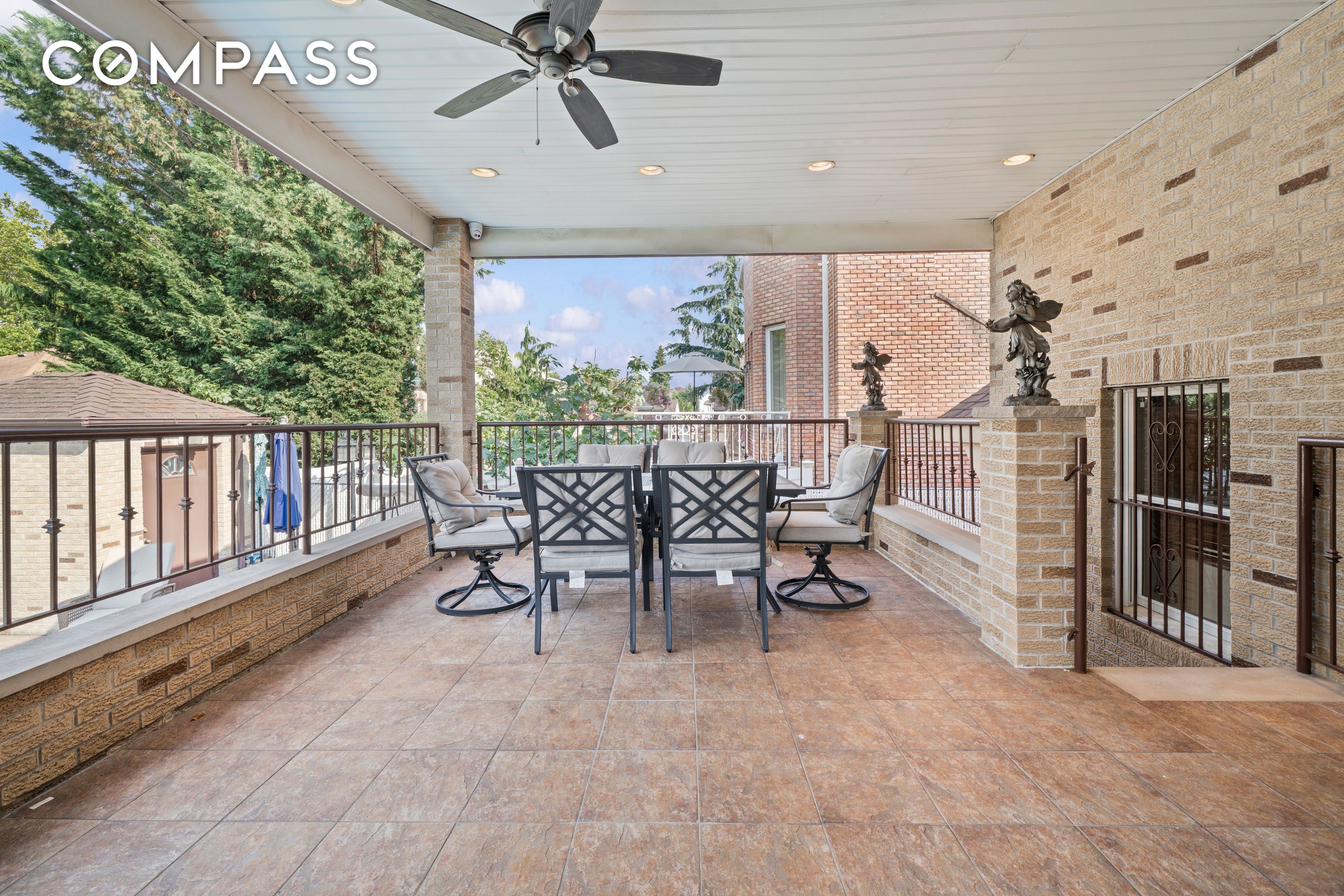2253 E 64th Street