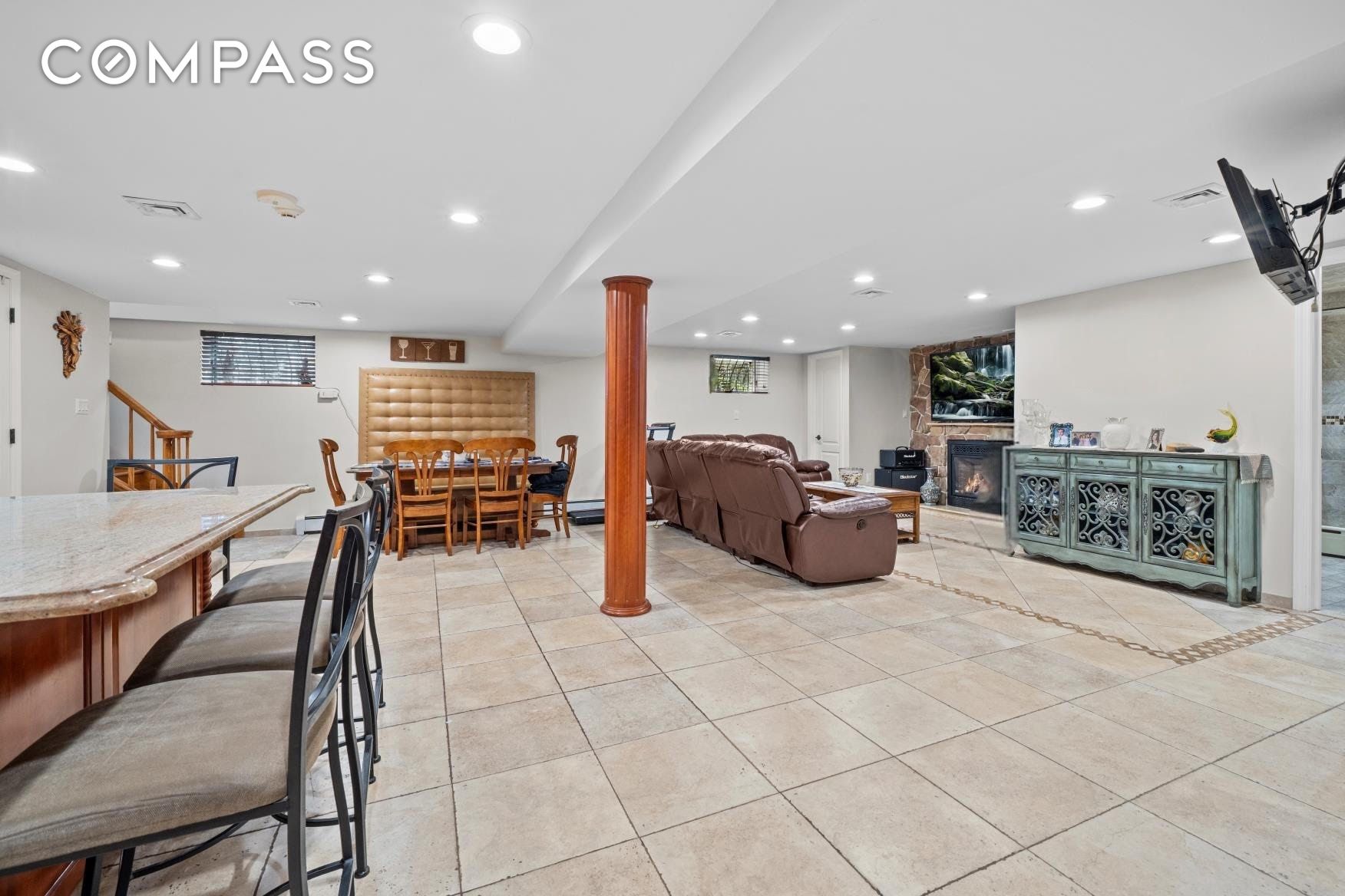 2253 E 64th Street