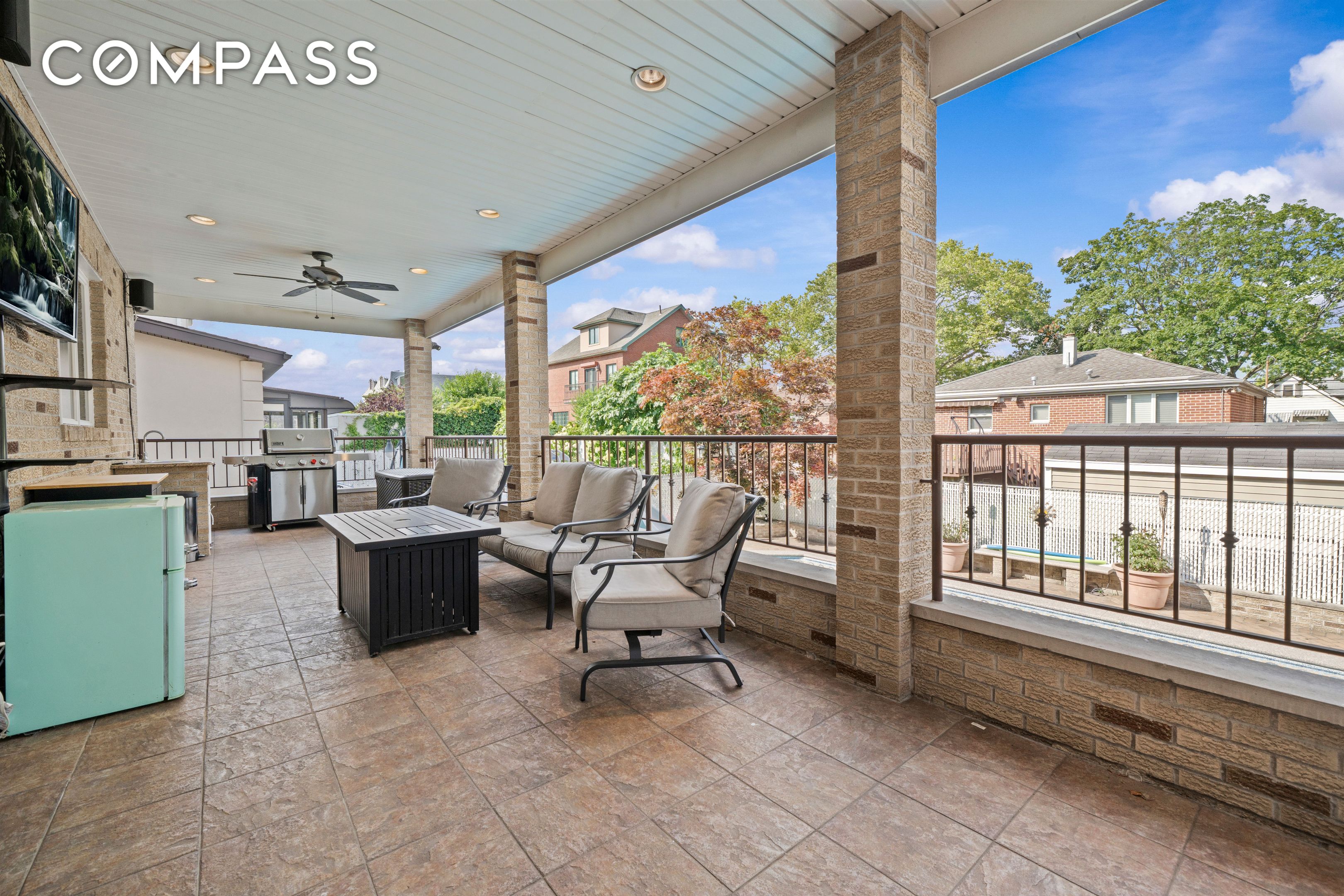 2253 E 64th Street