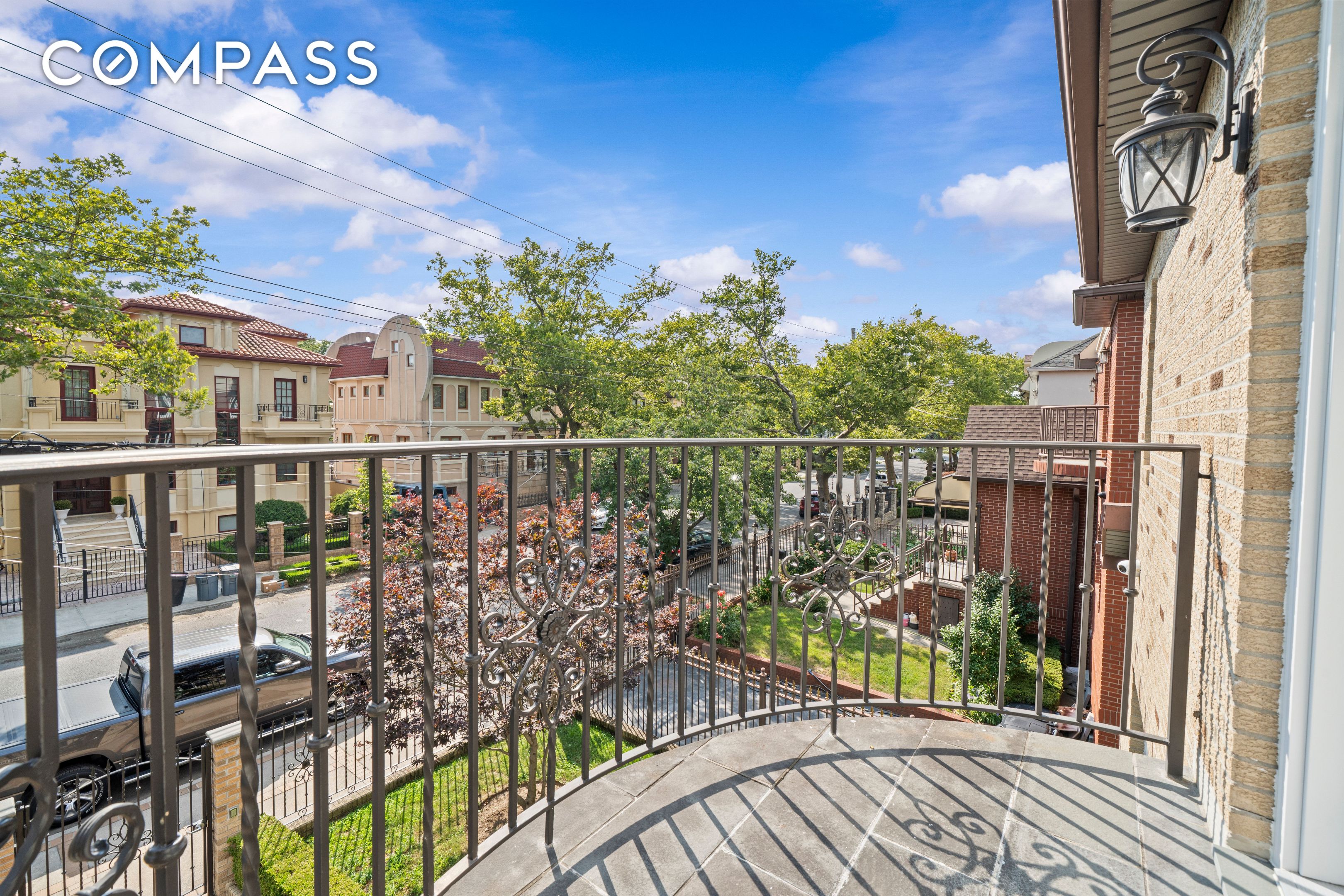 2253 E 64th Street